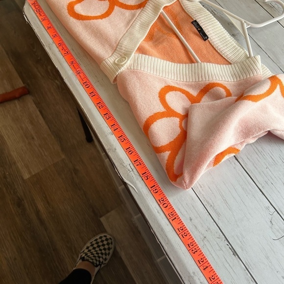 Nikkak Medium Preppy Cardigan - Picture 7 of 8